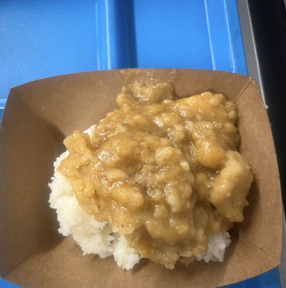 Mandarin orange chicken, a menu item in Highlands cafeteria. (Photo by Coco Grimm)
